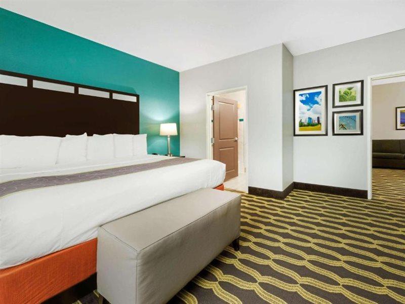 Отель La Quinta By Wyndham Houston Humble Atascocita Экстерьер фото