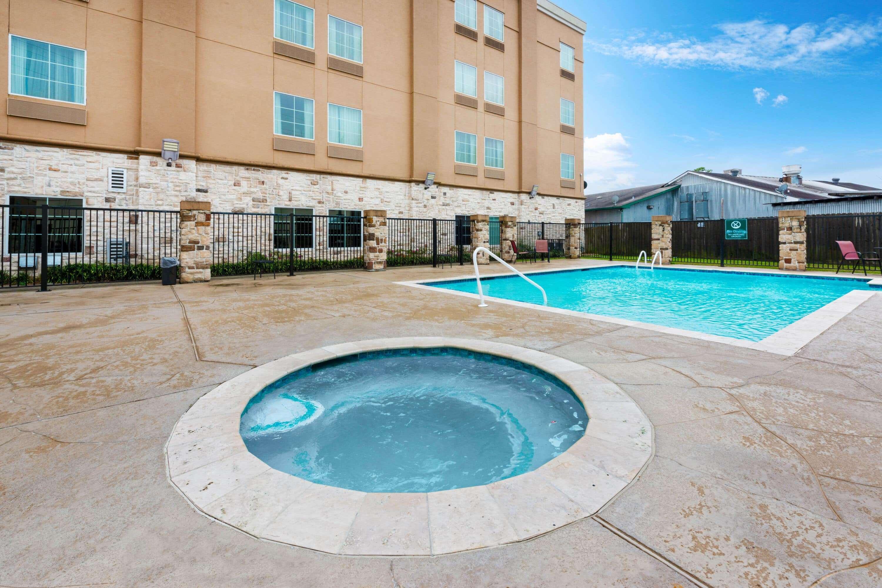 Отель La Quinta By Wyndham Houston Humble Atascocita Экстерьер фото